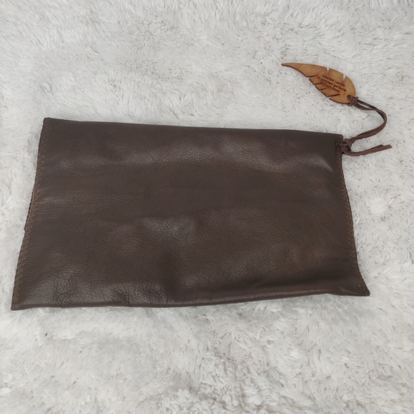 Inherited leather Clutch - Picture 2 of 5